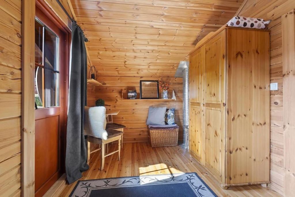 Tradisjonell Laftet Hytte Vradal Buitenkant foto